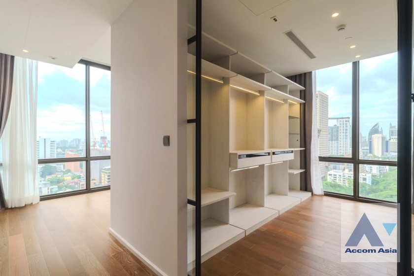 8  2 br Condominium For Rent in Ploenchit ,Bangkok BTS Ploenchit at MUNIQ Langsuan AA38770