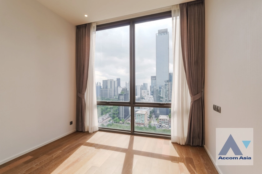 18  2 br Condominium For Rent in Ploenchit ,Bangkok BTS Ploenchit at MUNIQ Langsuan AA38770