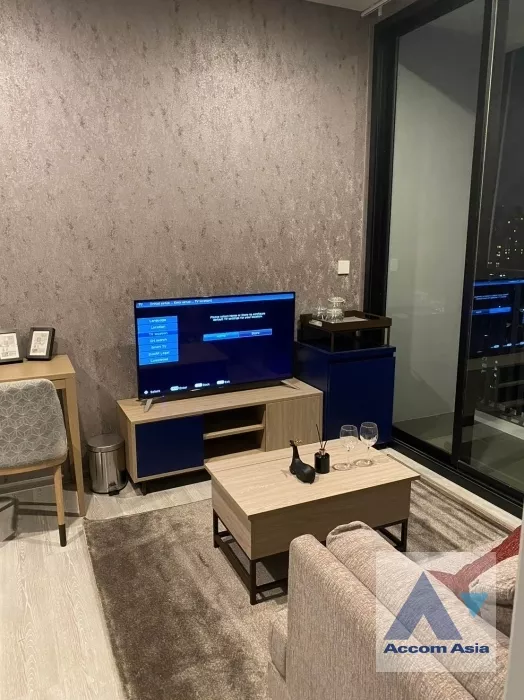  1 Bedroom  Condominium For Rent in Sukhumvit, Bangkok  near BTS Ekkamai (AA38787)