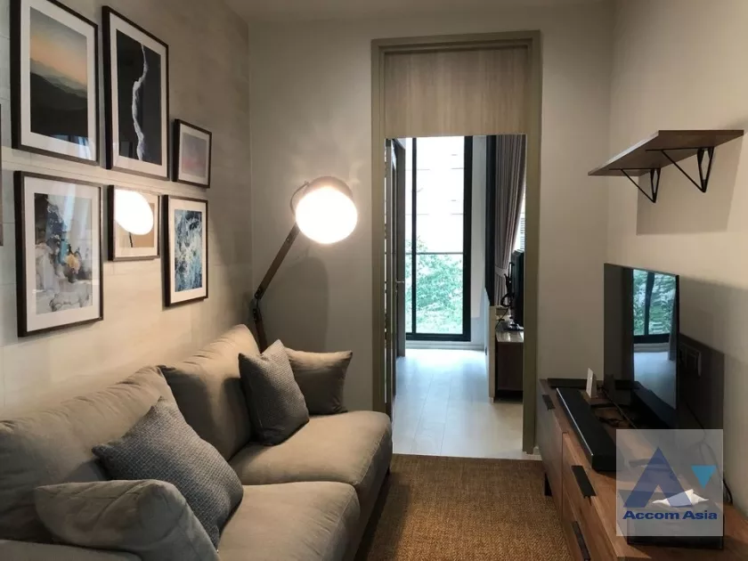 Fully Furnished |  1 Bedroom  Condominium For Rent in Ploenchit, Bangkok  near BTS Ploenchit (AA38815)