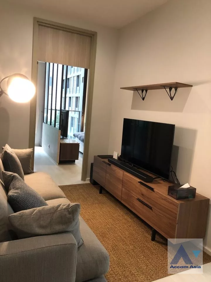 Fully Furnished |  1 Bedroom  Condominium For Rent in Ploenchit, Bangkok  near BTS Ploenchit (AA38815)