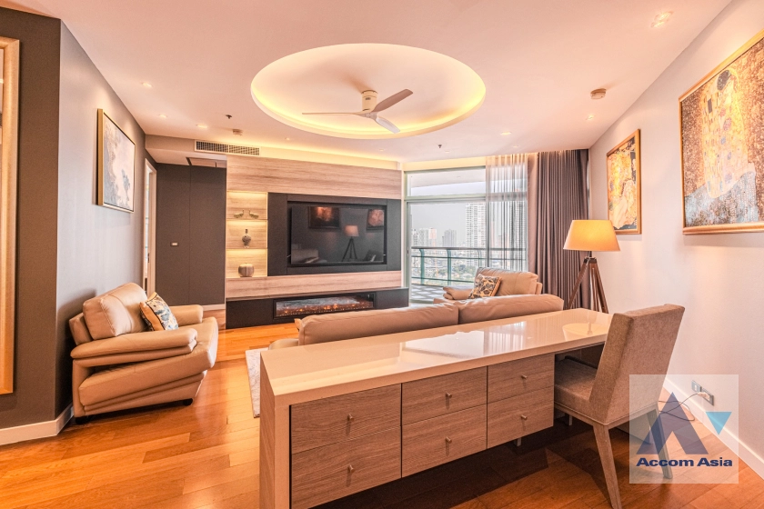  Chatrium Riverside Condominium  4 Bedroom for Rent BTS Saphan Taksin in Rama3 Bangkok