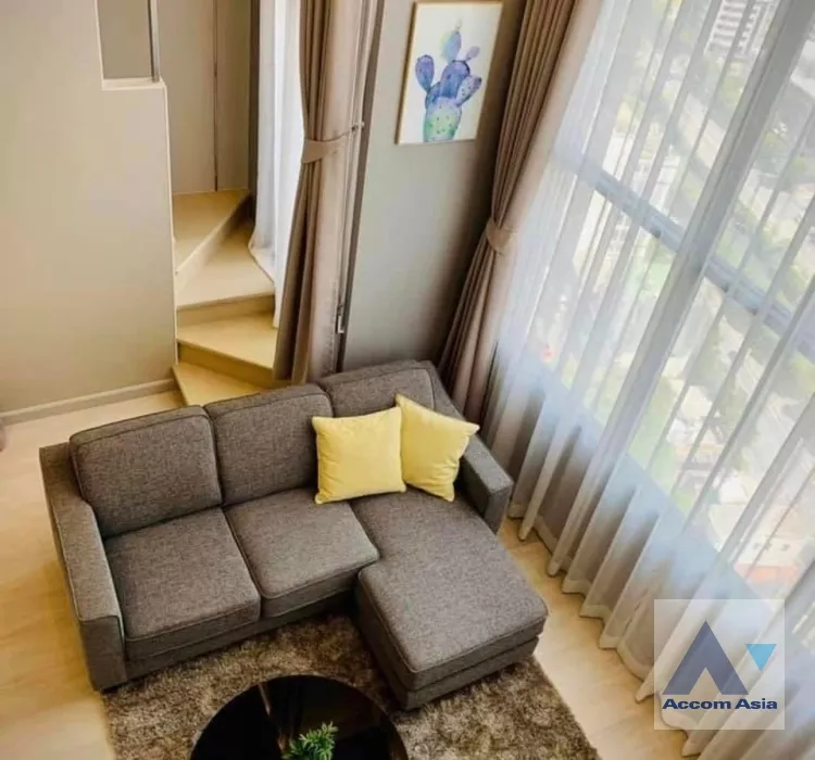  1 Bedroom  Condominium For Rent in Sathorn, Bangkok  near BTS Chong Nonsi (AA38845)