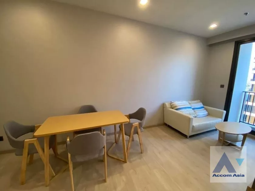  2 Bedrooms  Condominium For Rent in Sukhumvit, Bangkok  near BTS Ekkamai (AA38858)