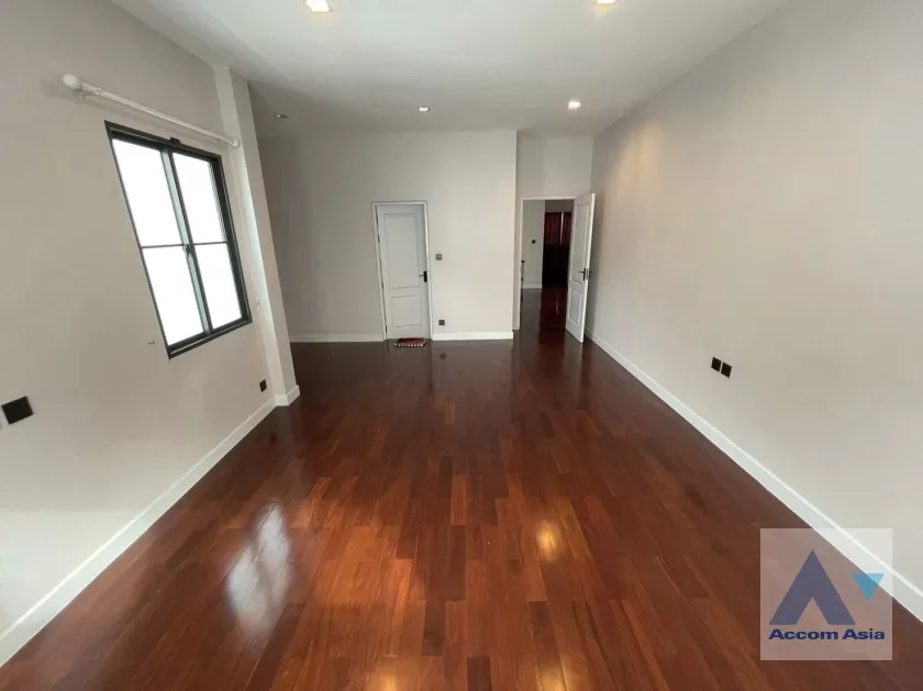 9  4 br House For Sale in Samutprakan ,Samutprakan BTS Bearing at Grand Bangkok Boulevard Sukhumvit AA38863