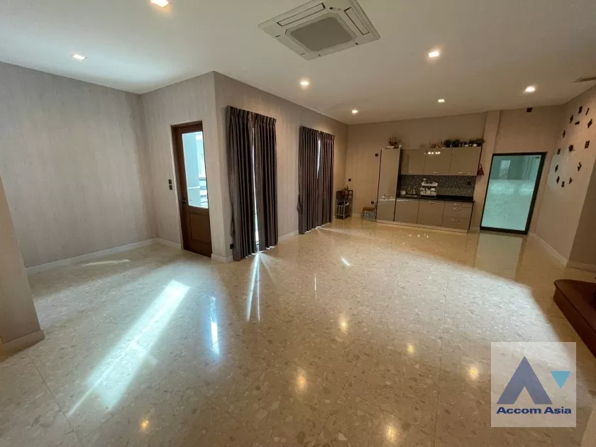 7  4 br House For Sale in Samutprakan ,Samutprakan BTS Bearing at Grand Bangkok Boulevard Sukhumvit AA38863