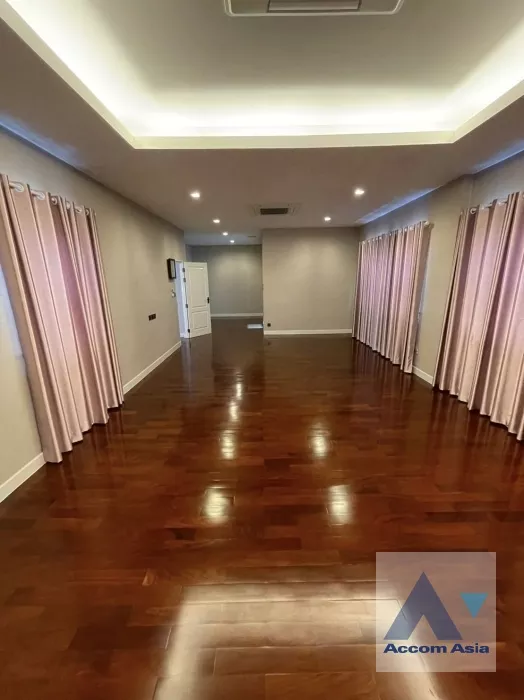 21  4 br House For Sale in Samutprakan ,Samutprakan BTS Bearing at Grand Bangkok Boulevard Sukhumvit AA38863