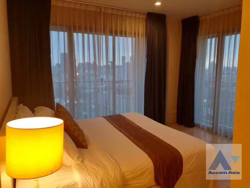  1 Bedroom  Condominium For Rent in Sukhumvit, Bangkok  near BTS Thong Lo (AA38911)