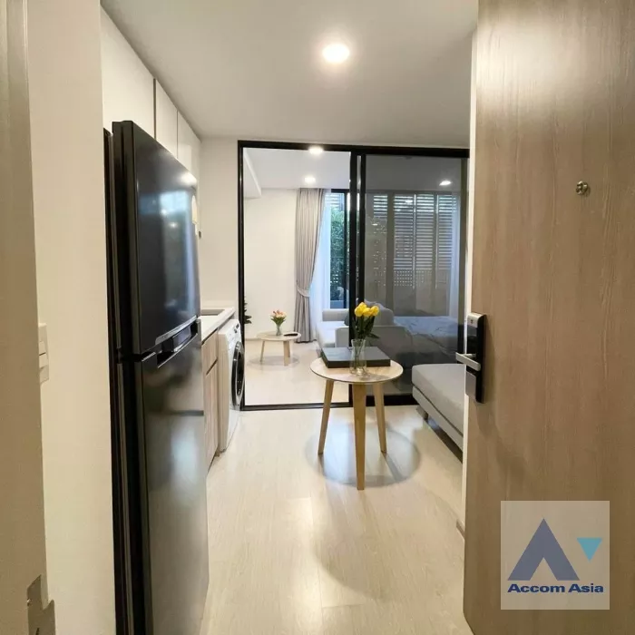  1 Bedroom  Condominium For Rent in Sukhumvit, Bangkok  near BTS Ekkamai (AA38915)