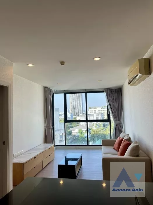  1 Bedroom  Condominium For Sale in Sukhumvit, Bangkok  near BTS Thong Lo (AA38918)