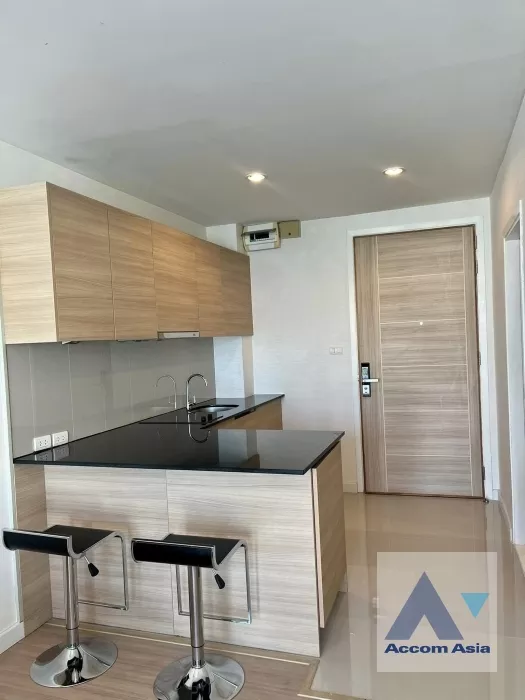  1 Bedroom  Condominium For Sale in Sukhumvit, Bangkok  near BTS Thong Lo (AA38918)