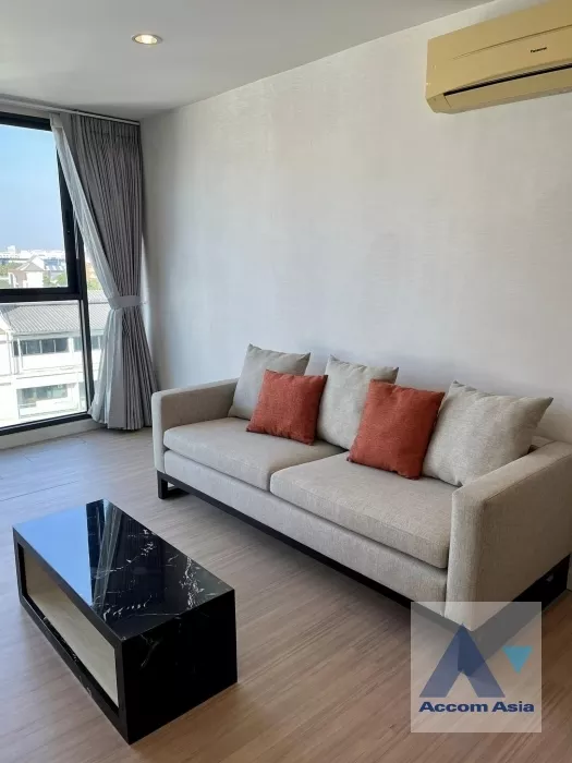  1 Bedroom  Condominium For Sale in Sukhumvit, Bangkok  near BTS Thong Lo (AA38918)