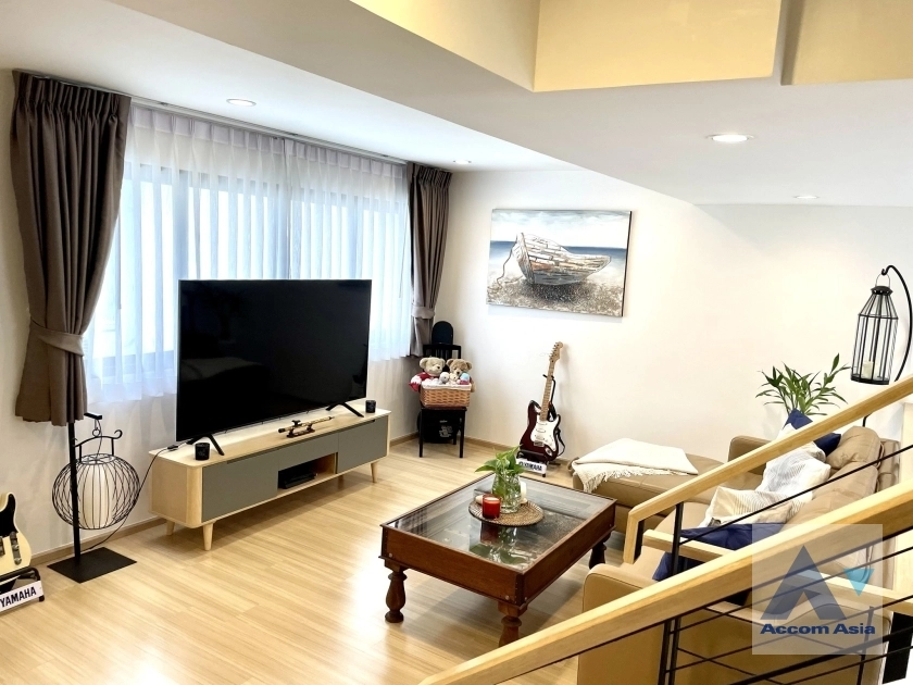 8  3 br Townhouse For Rent in Pattanakarn ,Bangkok ARL Hua Mak at Shizen Phatthanakan AA38920