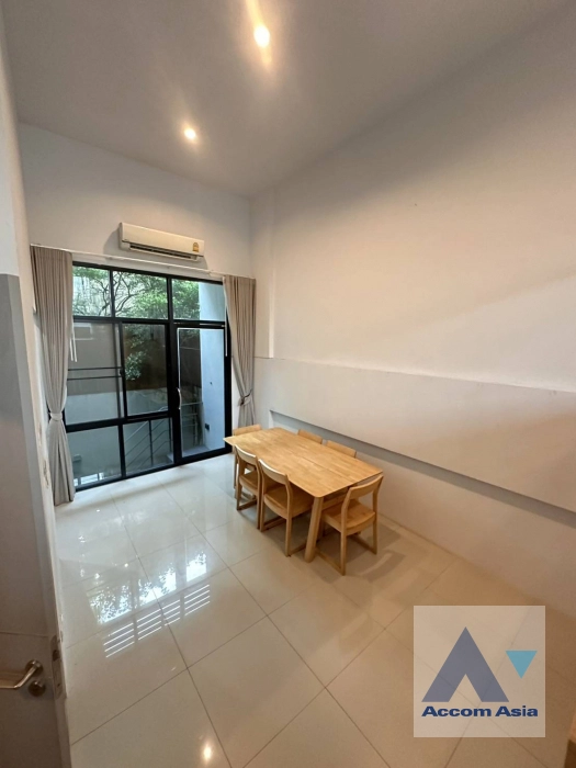  1  3 br House For Rent in Sathorn ,Bangkok   AA38936