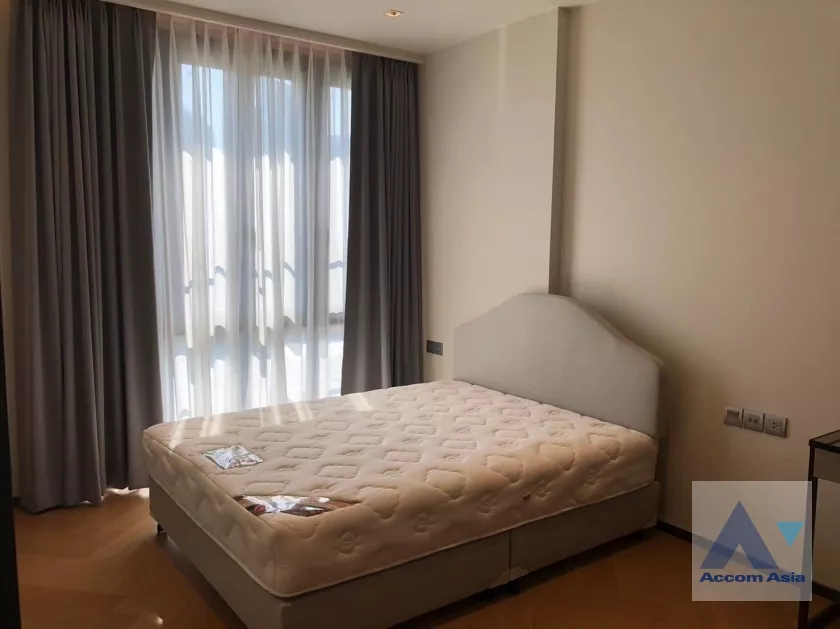  1 Bedroom  Condominium For Rent in Sukhumvit, Bangkok  near BTS Ekkamai (AA38944)