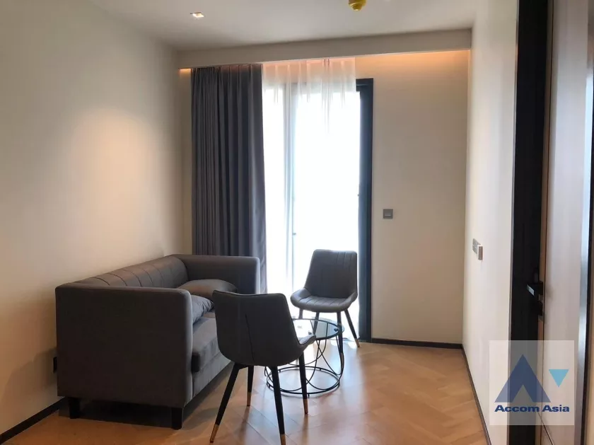  1 Bedroom  Condominium For Rent in Sukhumvit, Bangkok  near BTS Ekkamai (AA38944)