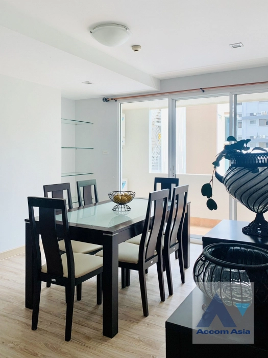  2 Bedrooms  Condominium For Sale in Sukhumvit, Bangkok  near BTS Phrom Phong (AA38959)