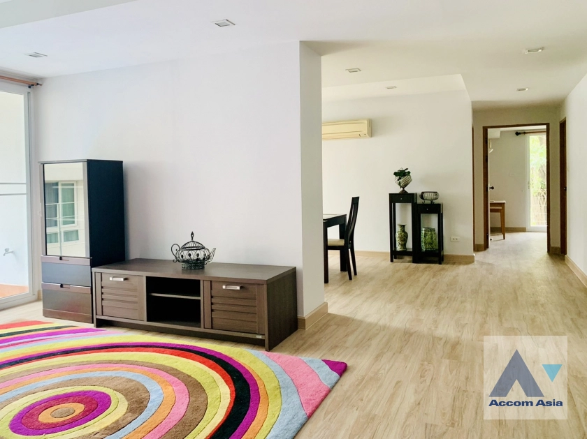  2 Bedrooms  Condominium For Sale in Sukhumvit, Bangkok  near BTS Phrom Phong (AA38959)