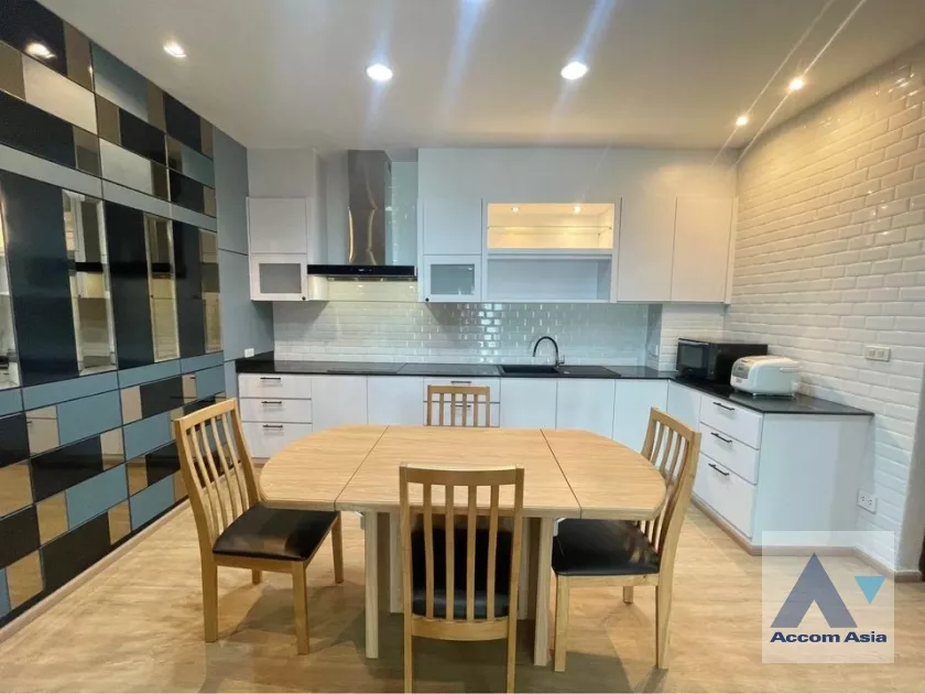  2 Bedrooms  Condominium For Rent in Sukhumvit, Bangkok  near BTS Thong Lo (AA38976)