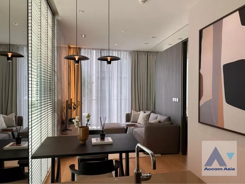  1 Bedroom  Condominium For Rent in Ploenchit, Bangkok  near BTS Chitlom (AA38978)