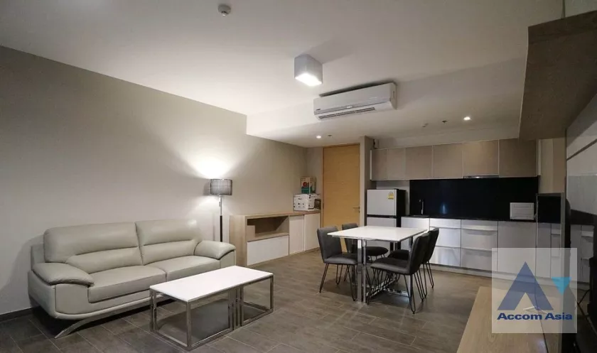  2 Bedrooms  Condominium For Rent in Sukhumvit, Bangkok  near BTS Ekkamai (AA38985)