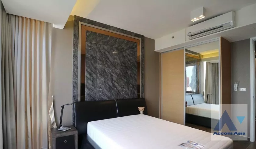  2 Bedrooms  Condominium For Rent in Sukhumvit, Bangkok  near BTS Ekkamai (AA38985)