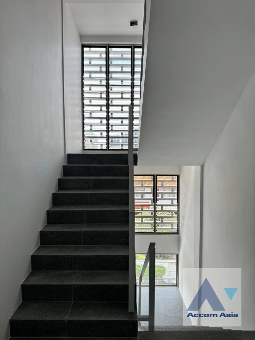 8  House for rent and sale in Bang Na ,Bangkok BTS Udomsuk AA38994