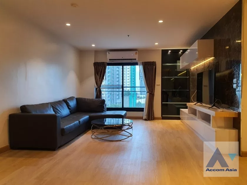  2 Bedrooms  Condominium For Rent in Sukhumvit, Bangkok  near BTS Nana (AA38998)