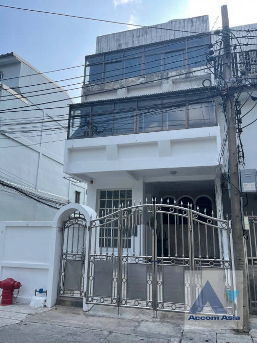  House For Rent & Sale in Sukhumvit, Bangkok  near BTS Asok (AA39001)