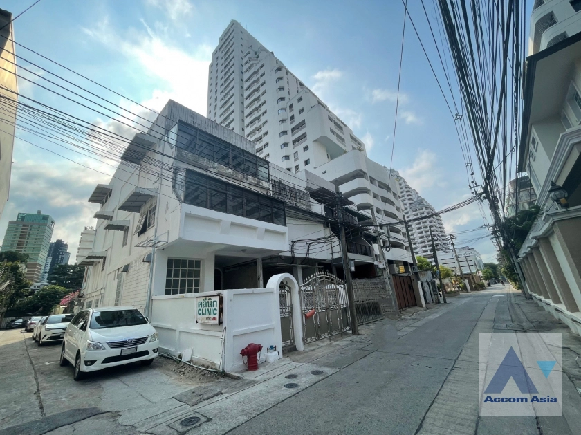  1  House for rent and sale in Sukhumvit ,Bangkok BTS Asok AA39001