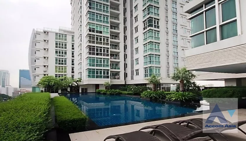  2 Bedrooms  Condominium For Rent in Sukhumvit, Bangkok  near BTS Ekkamai (AA39004)