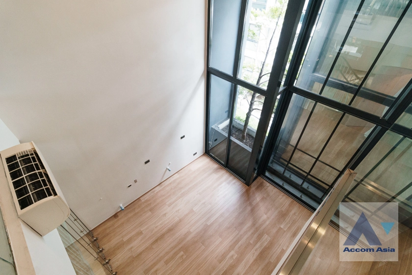 25  3 br Townhouse For Sale in Sukhumvit ,Bangkok BTS Bang Chak at Luxury Style in Prime Location AA39008