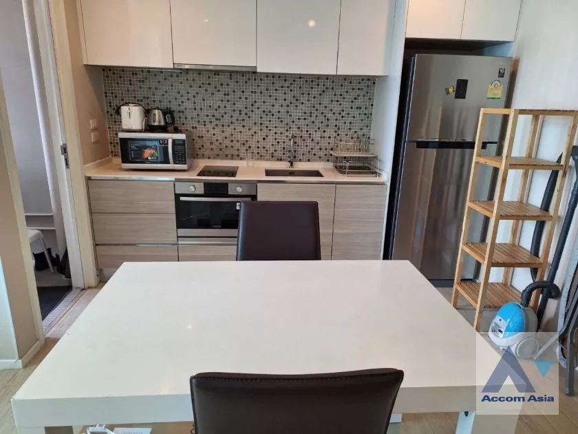  1 Bedroom  Condominium For Rent in Sukhumvit, Bangkok  near BTS Asok (AA39032)