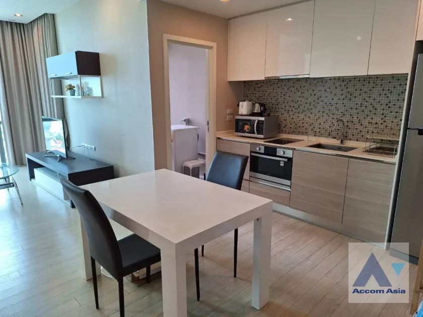  1 Bedroom  Condominium For Rent in Sukhumvit, Bangkok  near BTS Asok (AA39032)