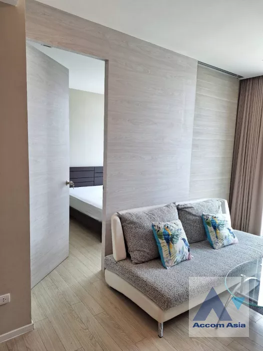  1 Bedroom  Condominium For Rent in Sukhumvit, Bangkok  near BTS Asok (AA39032)