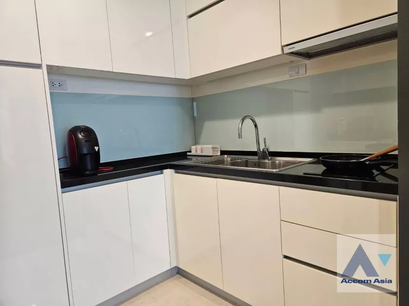  1 Bedroom  Condominium For Rent in Sukhumvit, Bangkok  near BTS Phrom Phong (AA39037)