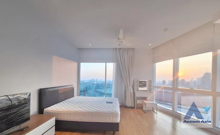 Fully Furnished, Lake View |  3 Bedrooms  Condominium For Rent in Sukhumvit, Bangkok  near BTS Asok - MRT Sukhumvit (AA39039)