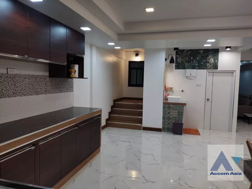 4  2 br Townhouse For Sale in bangna ,Bangkok BTS Udomsuk AA39049