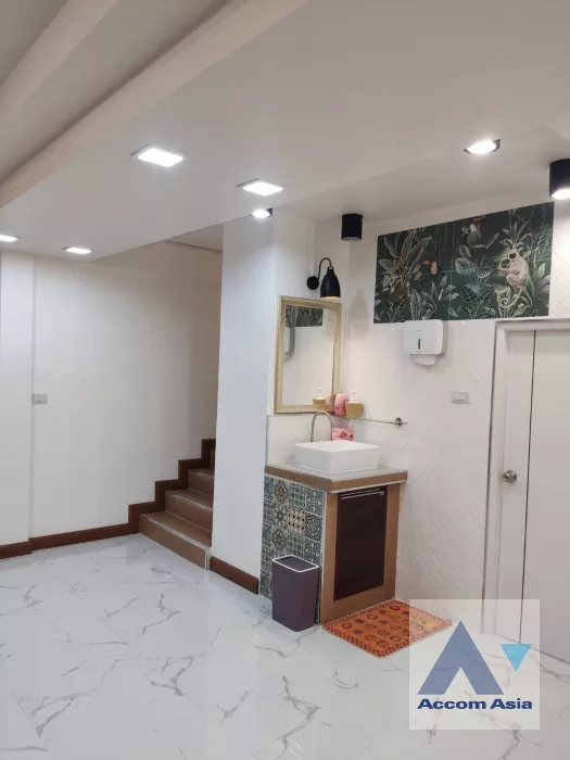 7  2 br Townhouse For Sale in bangna ,Bangkok BTS Udomsuk AA39049