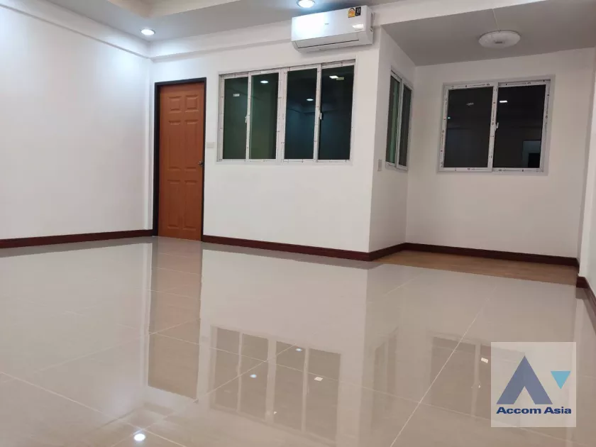 12  2 br Townhouse For Sale in bangna ,Bangkok BTS Udomsuk AA39049