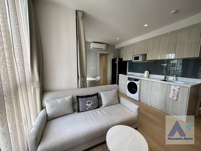  1 Bedroom  Condominium For Rent in Sukhumvit, Bangkok  near BTS Thong Lo (AA39053)