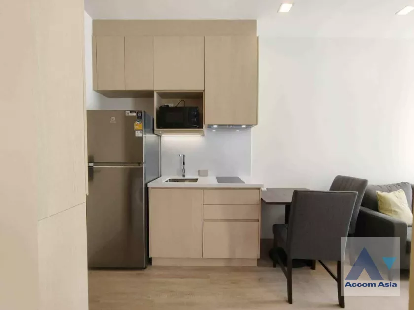  1 Bedroom  Condominium For Rent in Sukhumvit, Bangkok  near BTS Phrom Phong (AA39095)