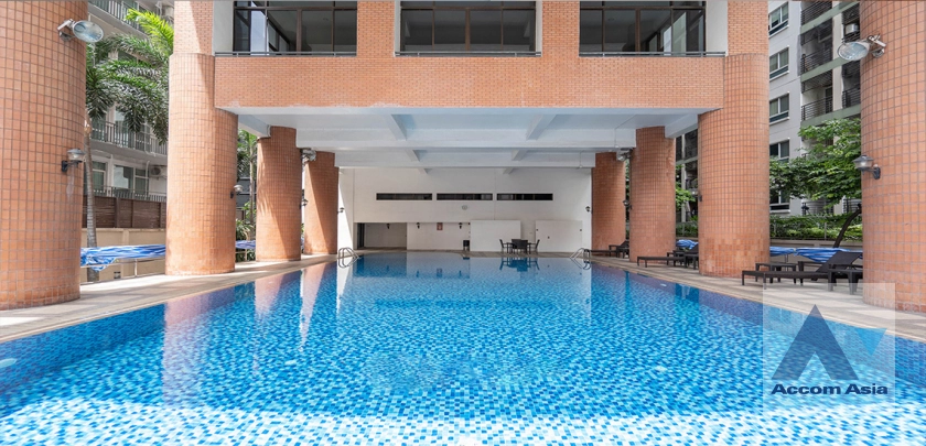  2 Bedrooms  Condominium For Rent in Sukhumvit, Bangkok  near BTS Phrom Phong (AA39110)