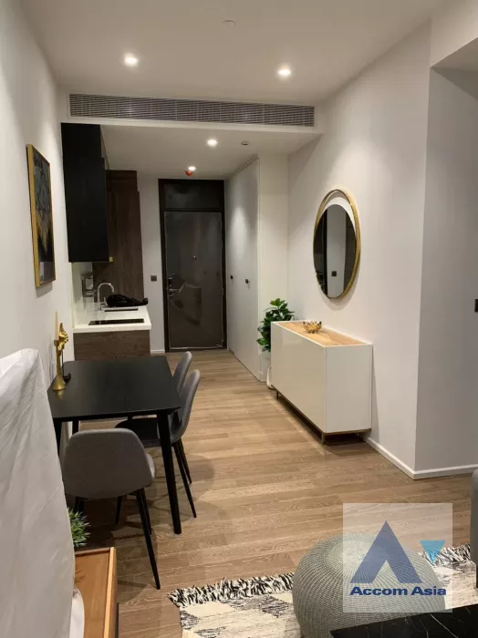  1 Bedroom  Condominium For Rent in Ploenchit, Bangkok  near BTS Ploenchit (AA39118)