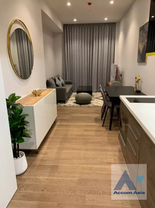  1 Bedroom  Condominium For Rent in Ploenchit, Bangkok  near BTS Ploenchit (AA39118)