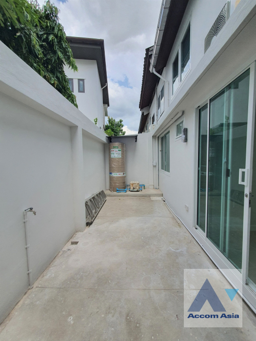 5  Townhouse for rent and sale in phaholyothin ,Bangkok BTS Ari AA39129