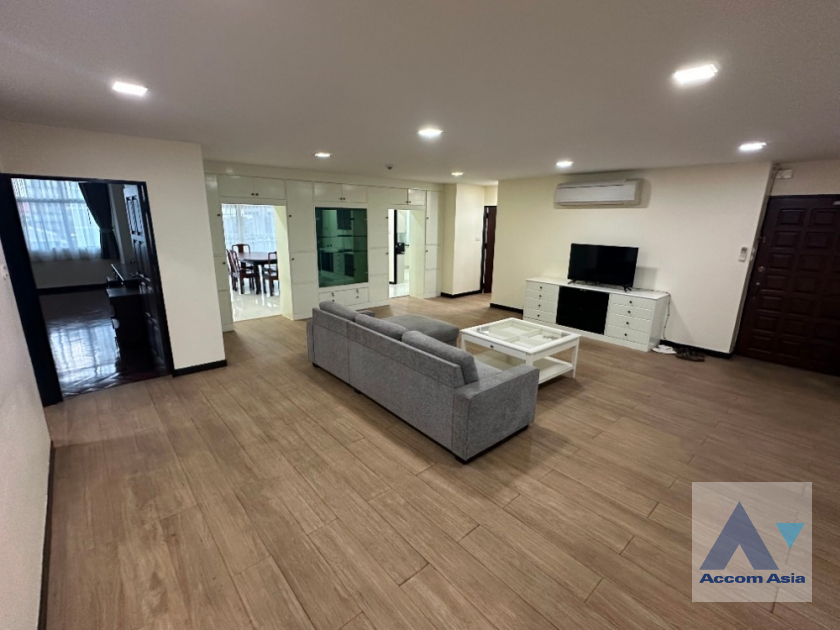  3 Bedrooms  Condominium For Rent in Sukhumvit, Bangkok  near BTS Asok - MRT Sukhumvit (AA39141)