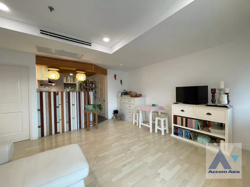 4  2 br Condominium For Sale in Ratchadapisek ,Bangkok MRT Huai Khwang at The City Living Ratchada AA39142