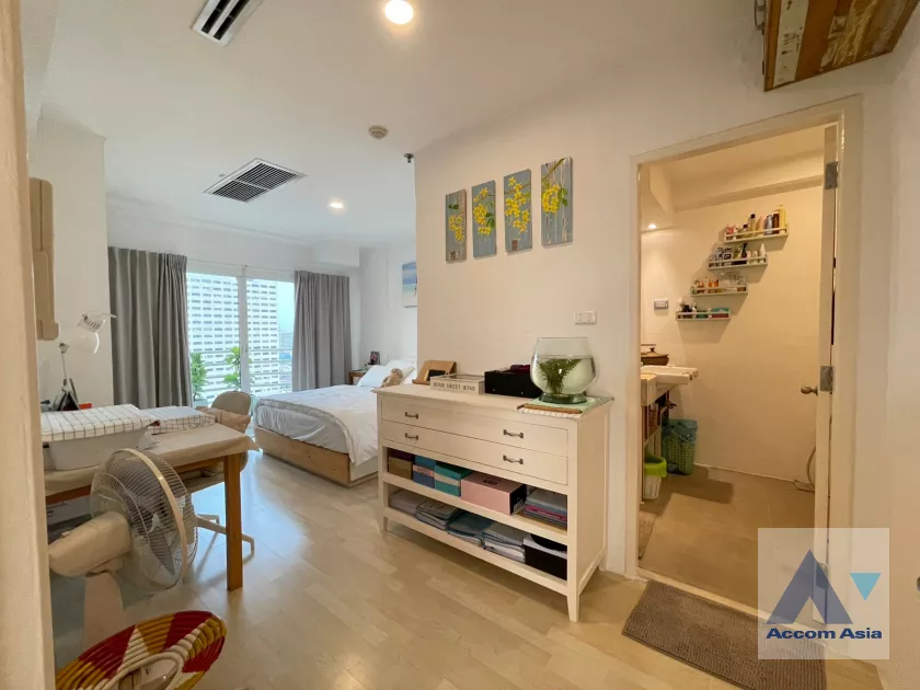 11  2 br Condominium For Sale in Ratchadapisek ,Bangkok MRT Huai Khwang at The City Living Ratchada AA39142