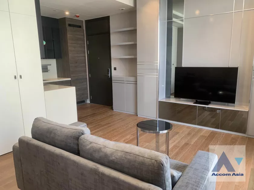 Fully Furnished |  1 Bedroom  Condominium For Rent in Ploenchit, Bangkok  near BTS Ploenchit (AA39148)